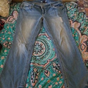 Selena light denim slightly distressed jeans